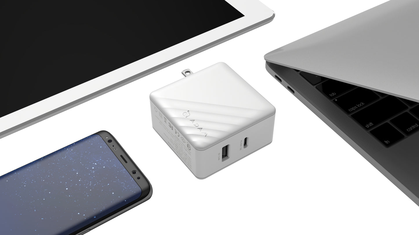 OMNIA P3 USB-C 33W Compact Wall Charger