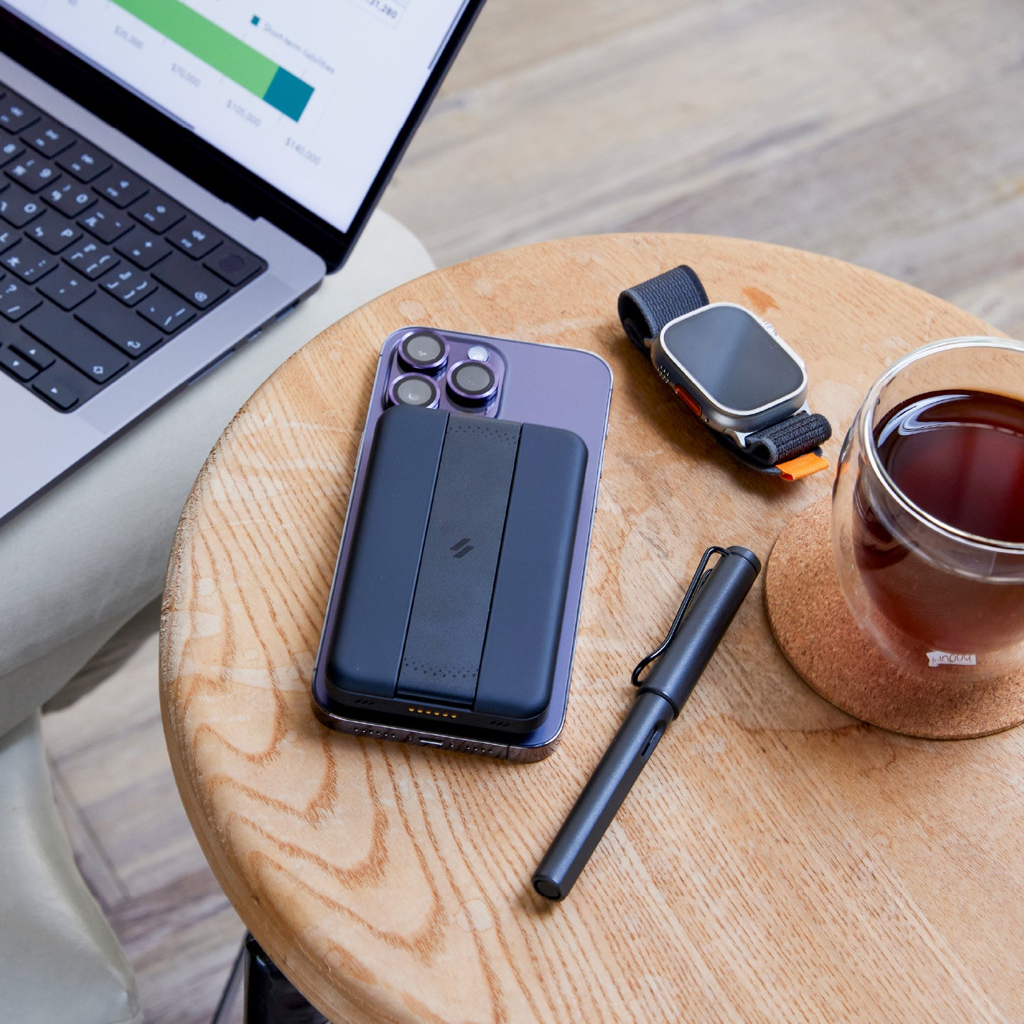 Mag 5 5000 mAh Magnetic 5-in-1 Wireless Charging Station with Travel Adapter
