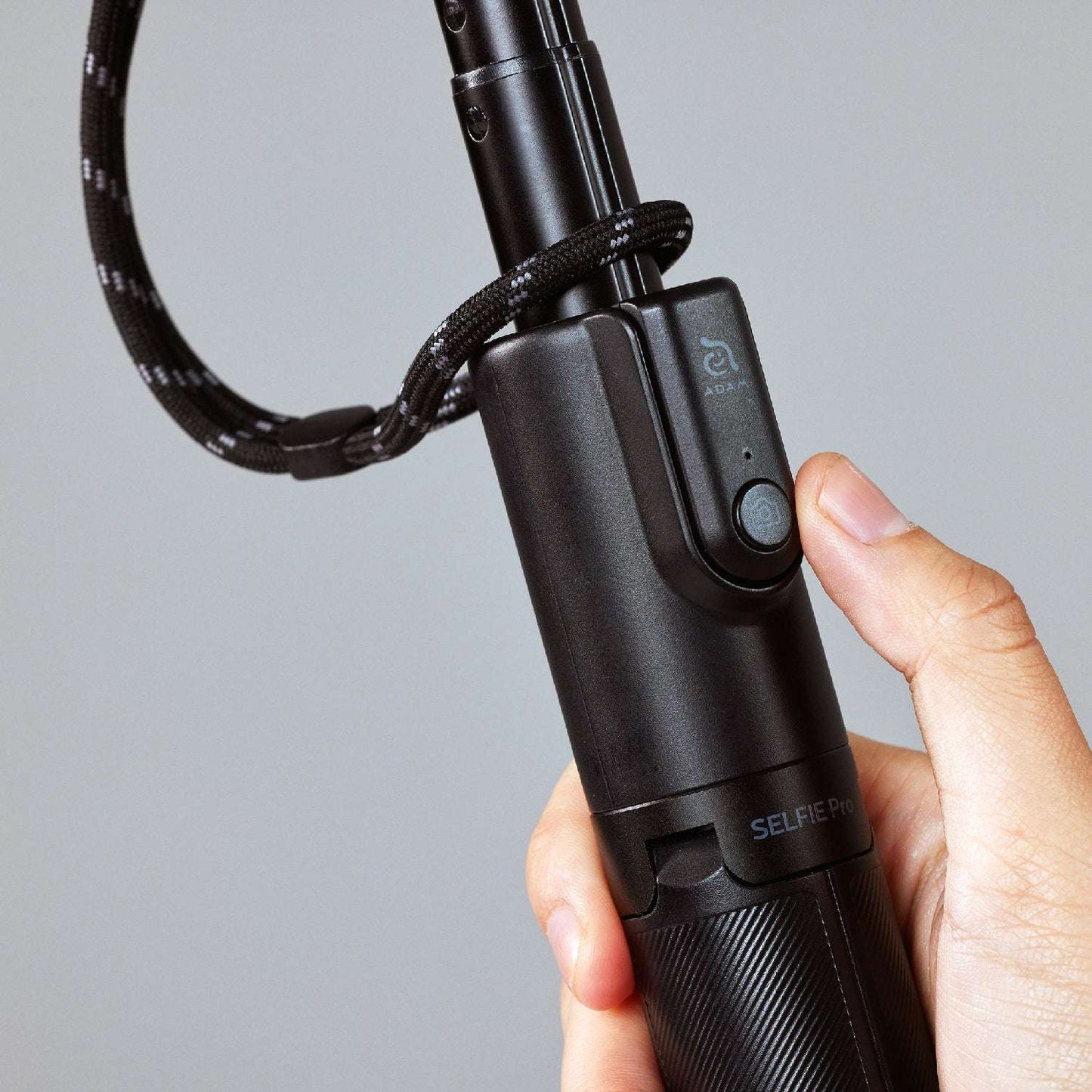 SELFIE Pro Wireless Bluetooth Tripod Selfie Stick