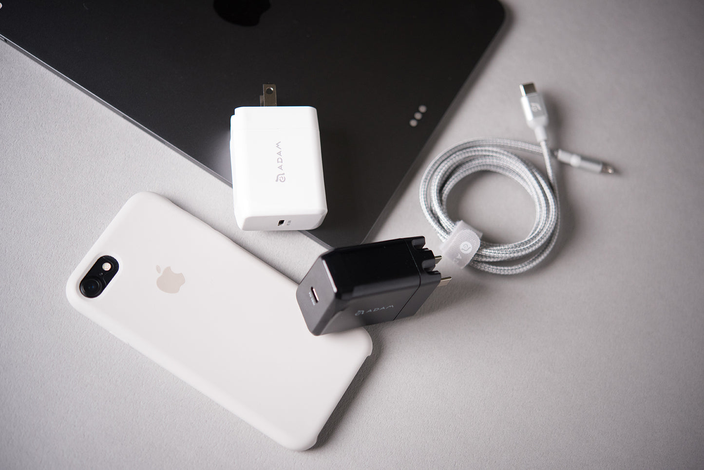 OMNIA T3 Travel Adapter