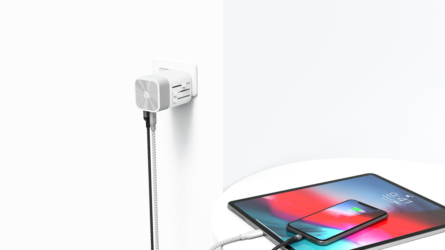 OMNIA T3 Travel Adapter