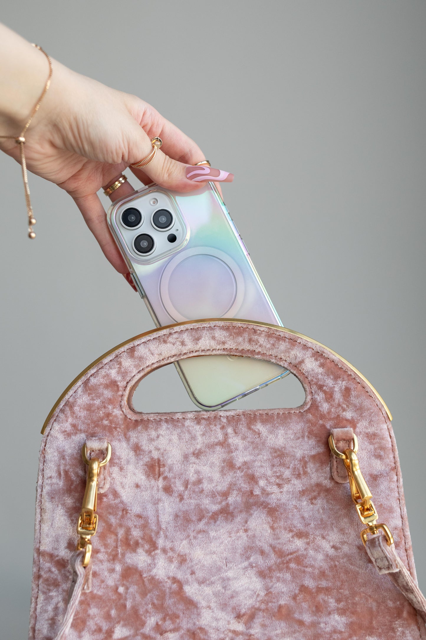 IRIS Reflect Luminous Case