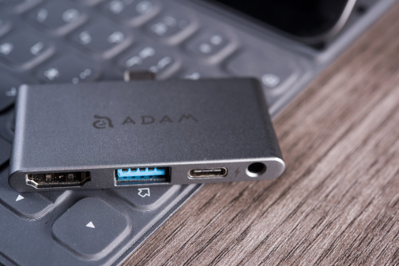 CASA Hub i4 USB-C 4-in-1 Hub