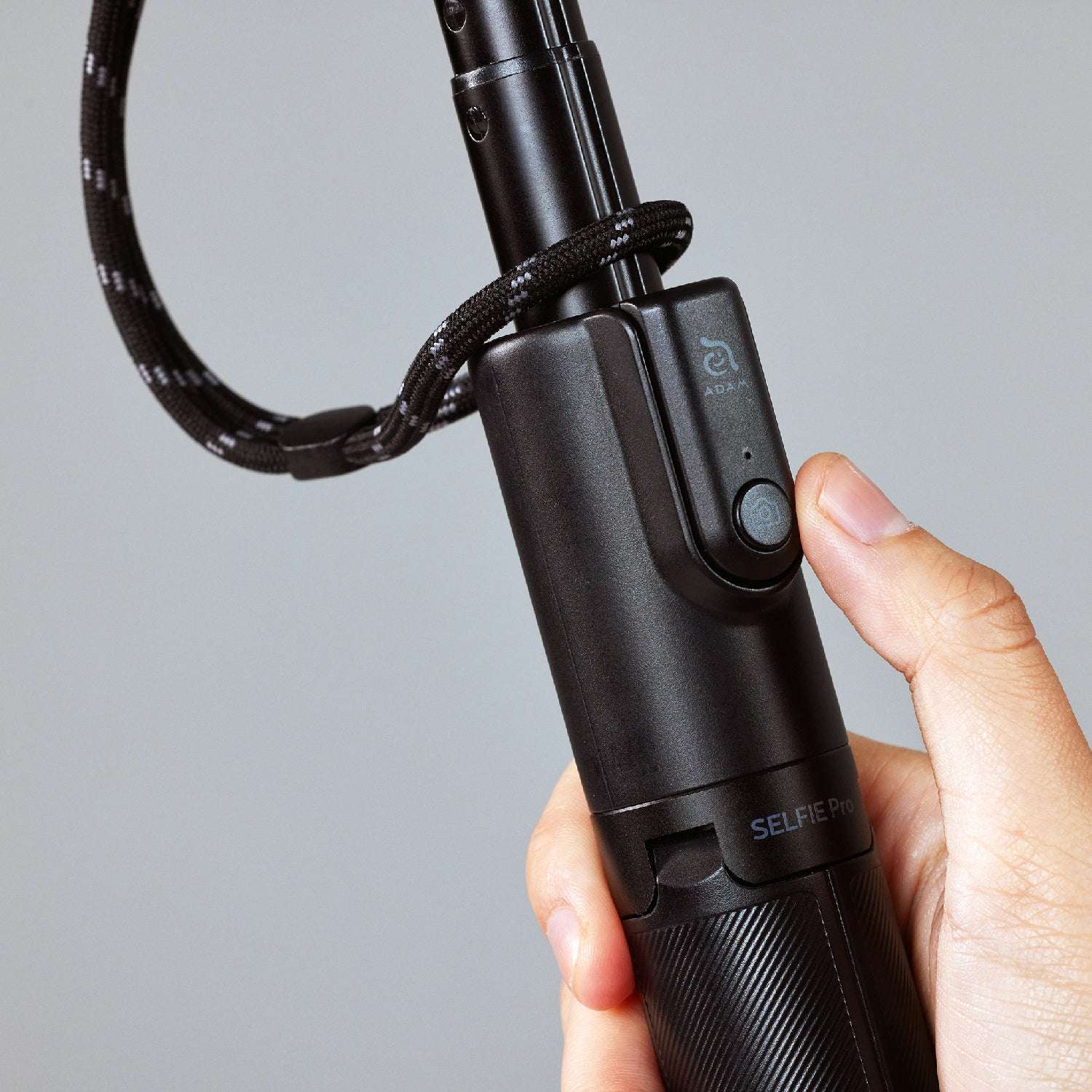 SELFIE Pro Wireless Bluetooth Tripod Selfie Stick