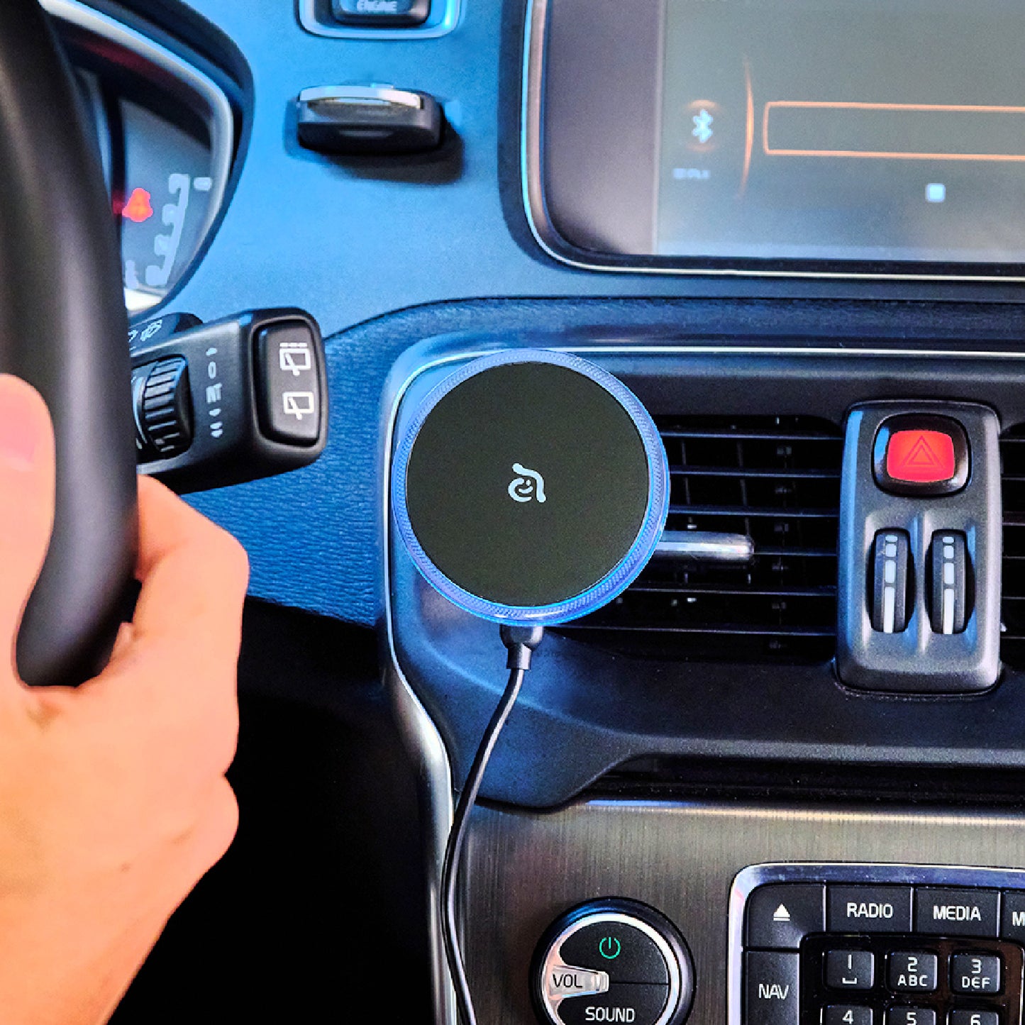 OMNIA CX1 Magnetic Wireless Charging Car Mount