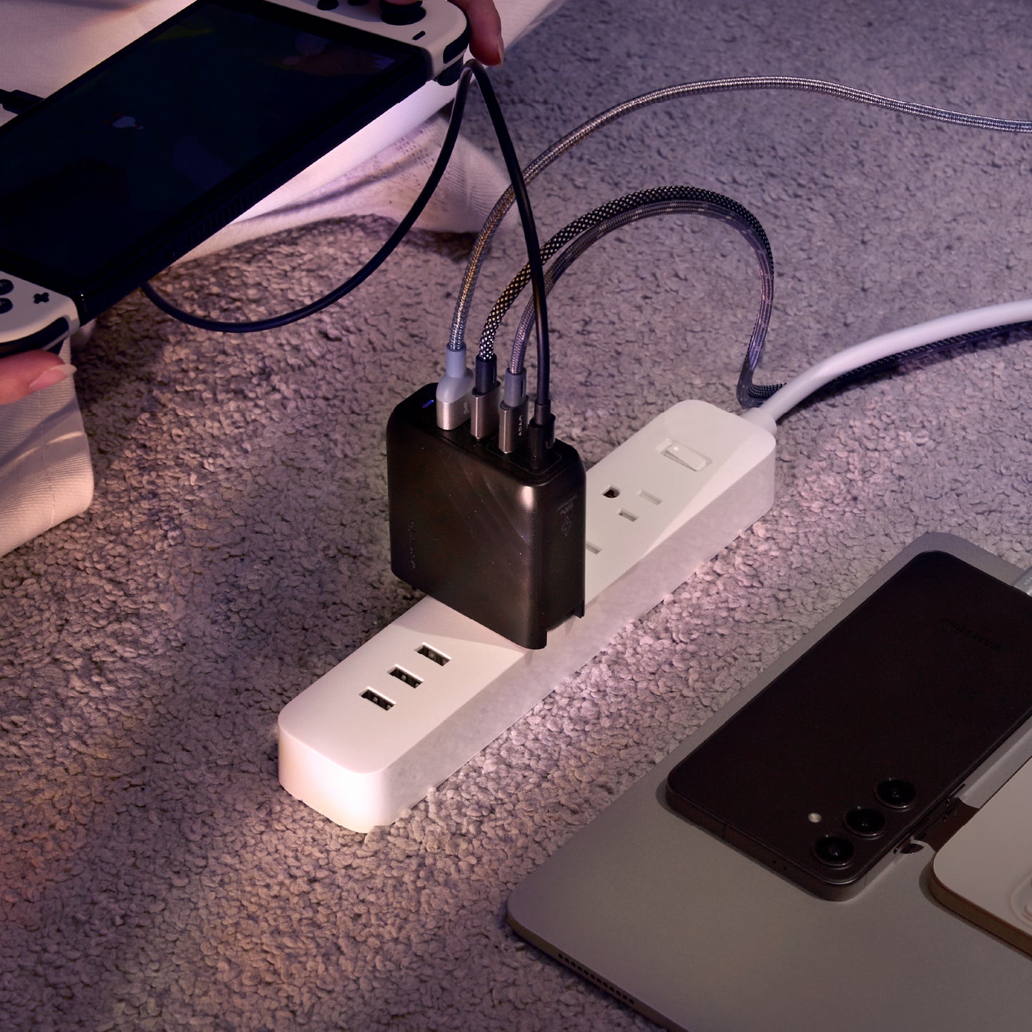 P100 - GaN 100W 4-Port Power Charging Kit 				"