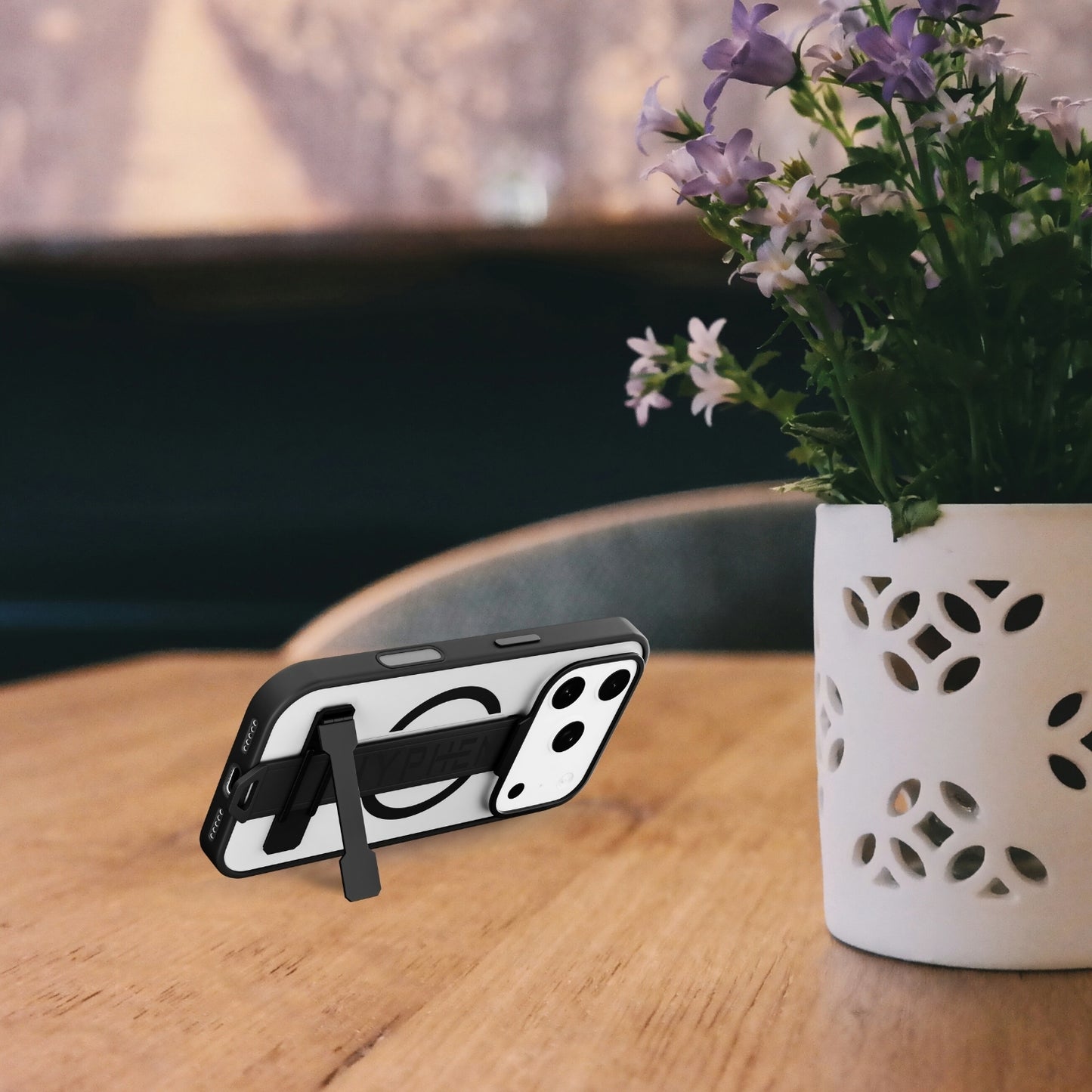 FLEX Grip & Stand Case