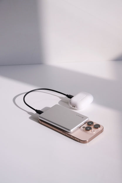 VIONTA L10 Ultra Slim Magnetic Wireless Charging Power Bank | 10000mAh