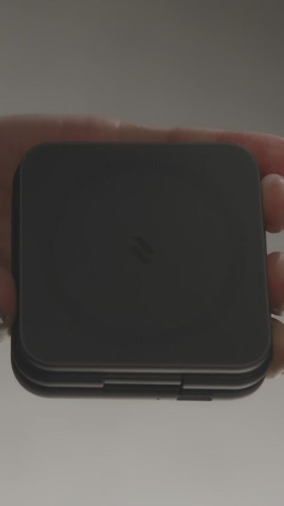 Mag 3 Magnetic 3-in-1 Foldable Travel Charging Station